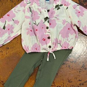 2 Piece Set Floral Top with Green Ruffle Butt Pants